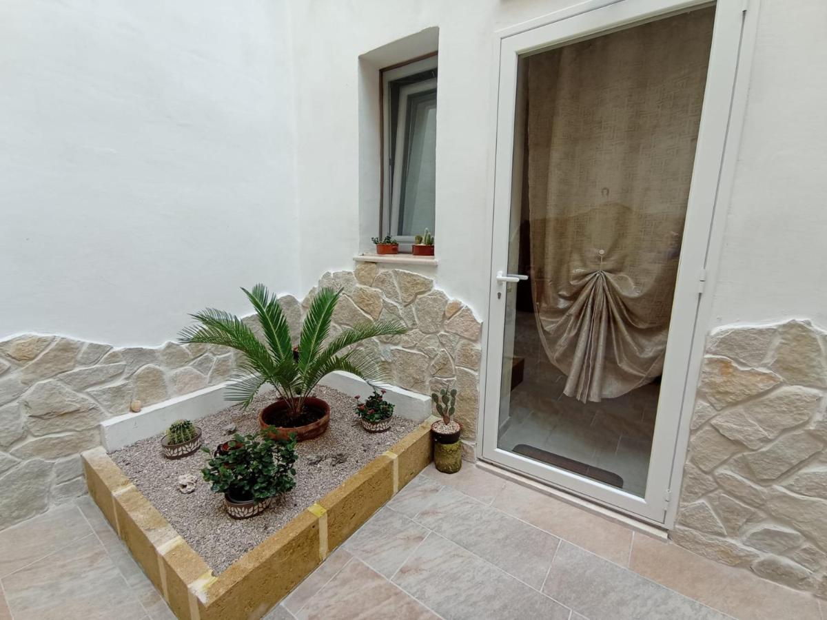 Samele Bed And Breakfast Lecce Esterno foto